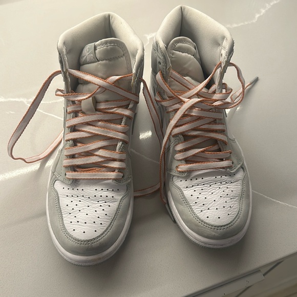 Nike Air Jordan 1 High OG in color seafoam green - Picture 1 of 4